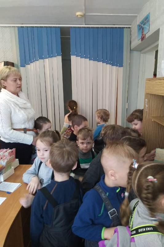 Кто в тереме лесном живет